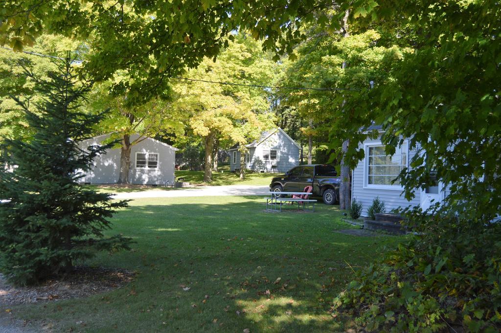 Baileys Sunset Cottages Baileys Harbor Exterior photo