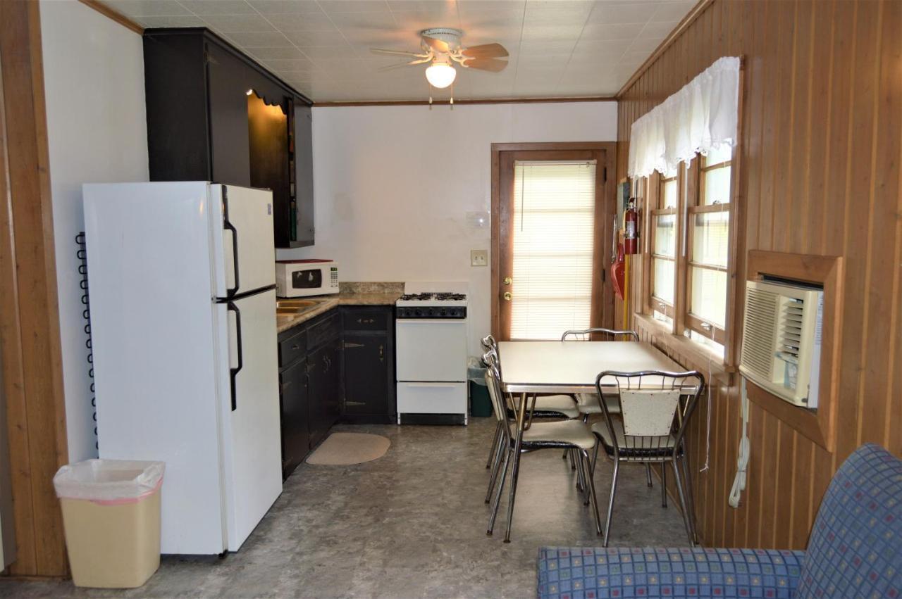 Baileys Sunset Cottages Baileys Harbor Exterior photo